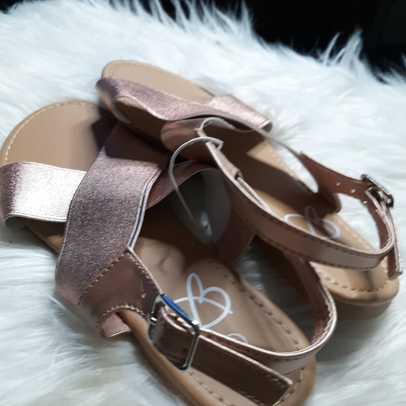 Bobbie Brooks Other - NWT Bobbie Brooks sandals
